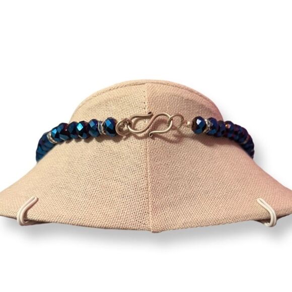 ⭐️3/$25⭐️ Sparkly Red Blue And Clear Crystal Necklace And Bracelet Set - Picture 2 of 3